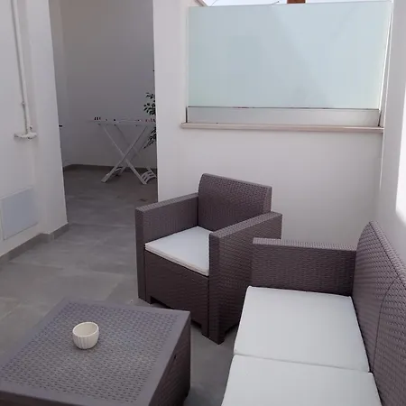 アパート Casa Lucia レヴェラーノ